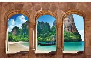 Фототапет изглед през старинни колони на море