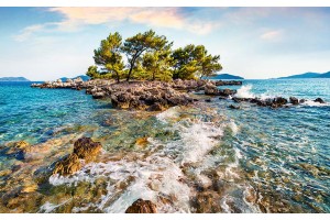 Фототапет фантастично красива гледка на самотен остров в морето