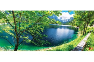 красив пейзаж с езеро панорамна планина