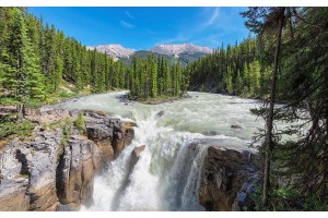 Фототапет голям водопад в планина