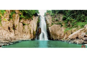 Фототапет красив голям водопад с платформа