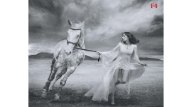 Фототапет арт бял кон и жена