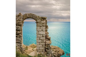 Фототапет старинна арка на морски бряг Фототапет старинна арка на морски бряг