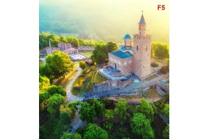 Фототапет красива гледка към крепост Царевец