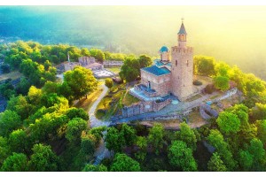 Фототапет красива гледка към крепост Царевец