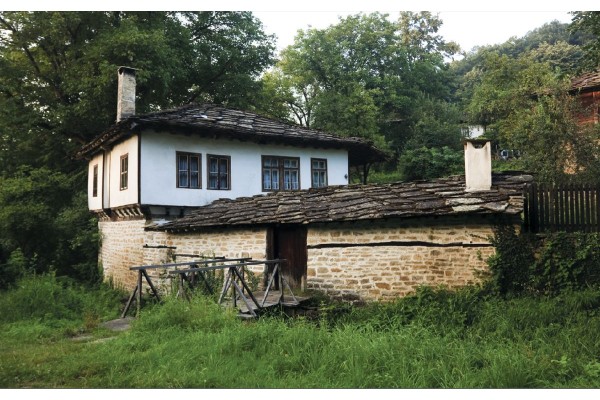 Фототапети стара селска българска къща